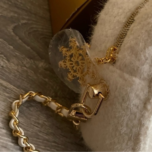 Makeup Set with Pouch - Picture 5 of 8